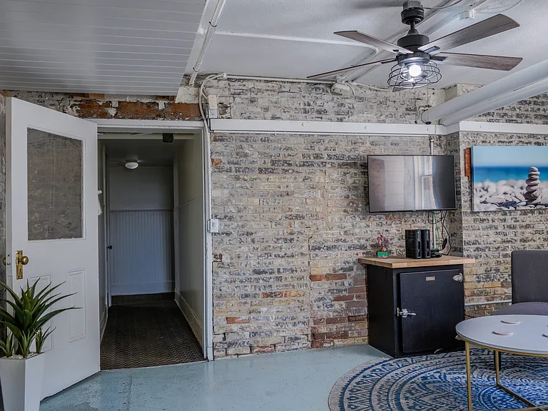 Lafayette Apartment Homes — Photo 10