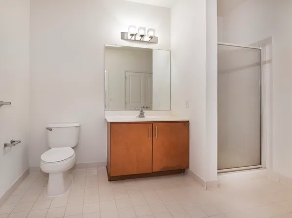 55 Riverwalk Place image 5 of 34