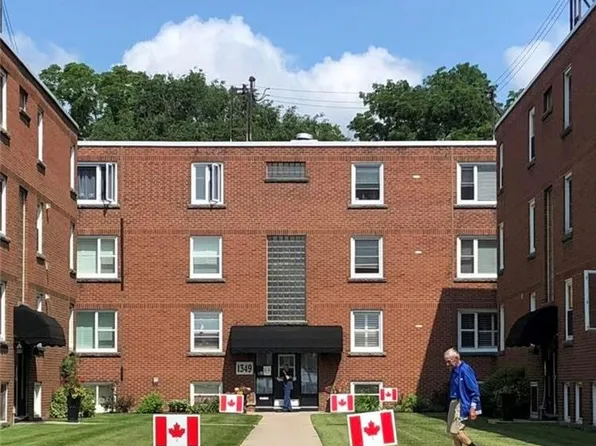 1351 Lakeshore Rd #16, Burlington, ON L7S 1B1
