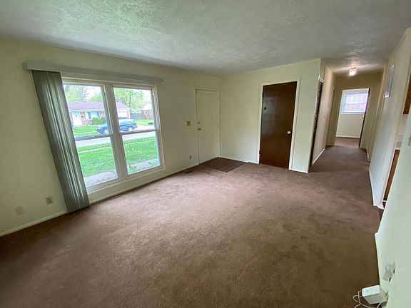 2nd image of 9819 Conway Dr