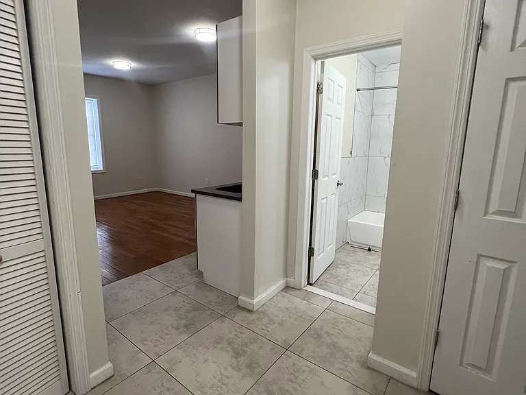 132 S Harrison St #1B — Photo 7