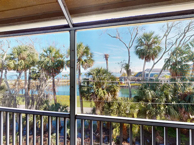 Regatta Shores — Photo 37