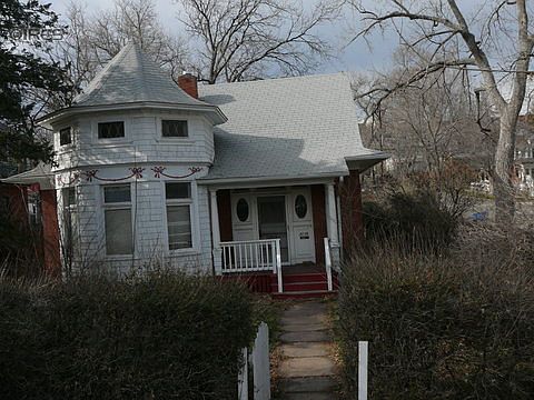 2nd image of 2053 Mapleton Ave