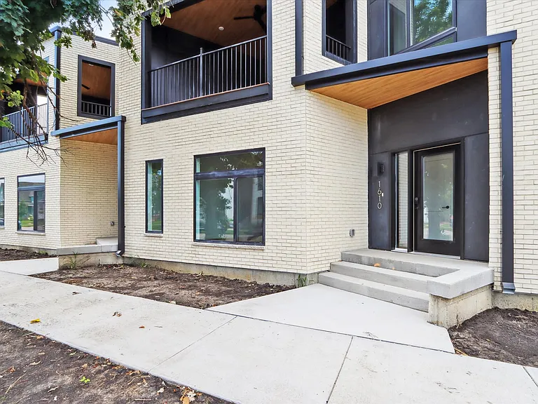 1608 D St SW — Photo 2