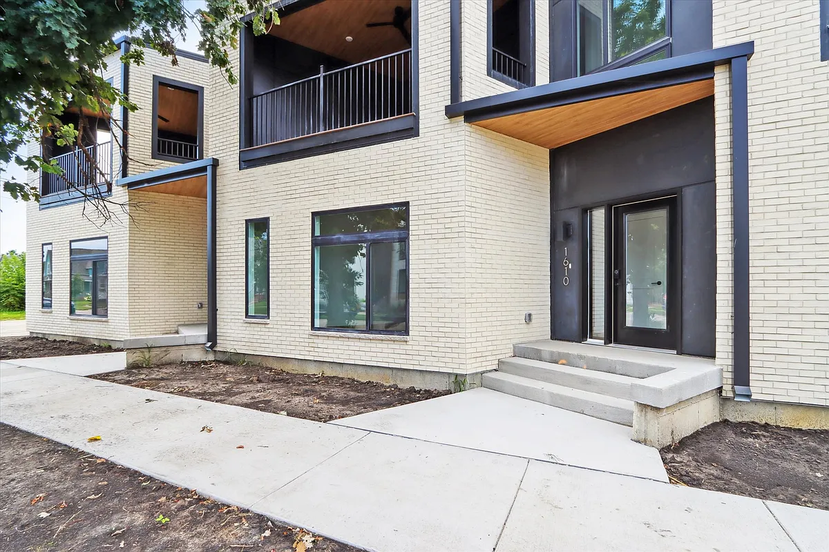 Building Photo - 1608 D St SW
