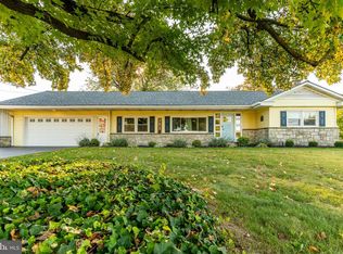 381 S Belmont Rd, Paradise, PA 17562