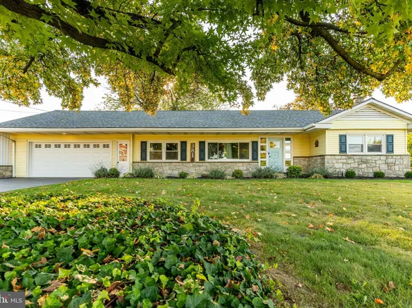 381 S Belmont Rd, Paradise, PA 17562