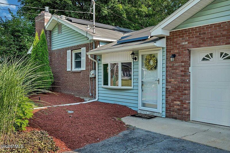 2nd image of 22 Ridgewood Lane