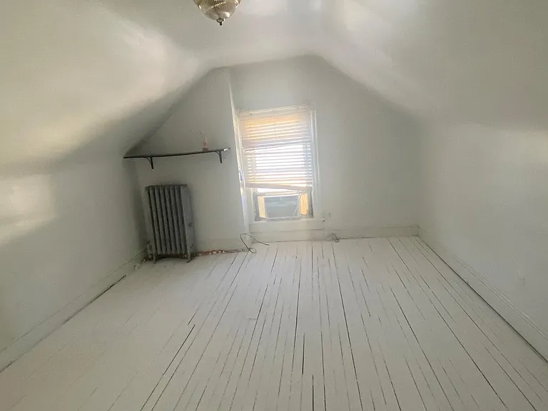 421 E Lake Ave — Photo 22