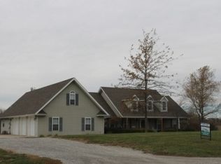 11800 NE Station Ln, Cameron, MO 64429