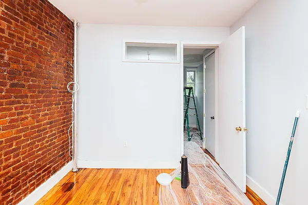 Rented by Nooklyn NYC LLC | media 12