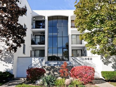 500 Lake View Ave APT 2D, Highwood, IL, 60040