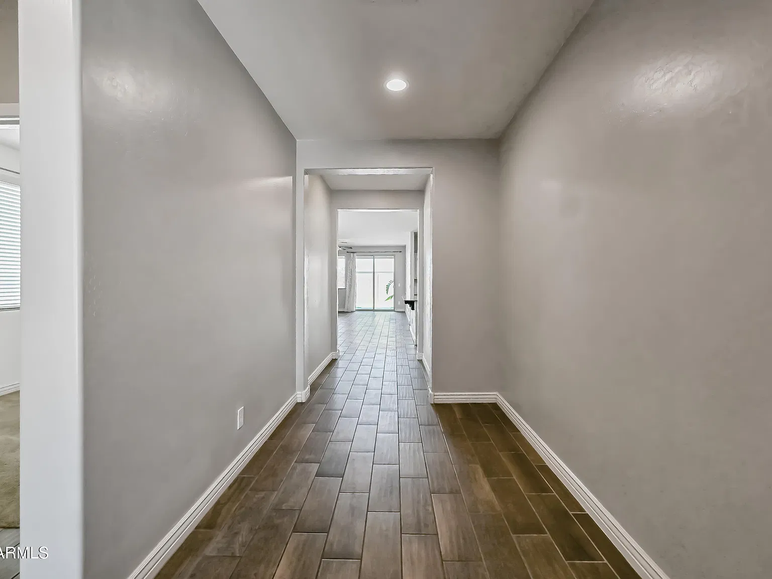 5 bed, 3.0 bath, 2121 sqft, $2,545 — Photo 2