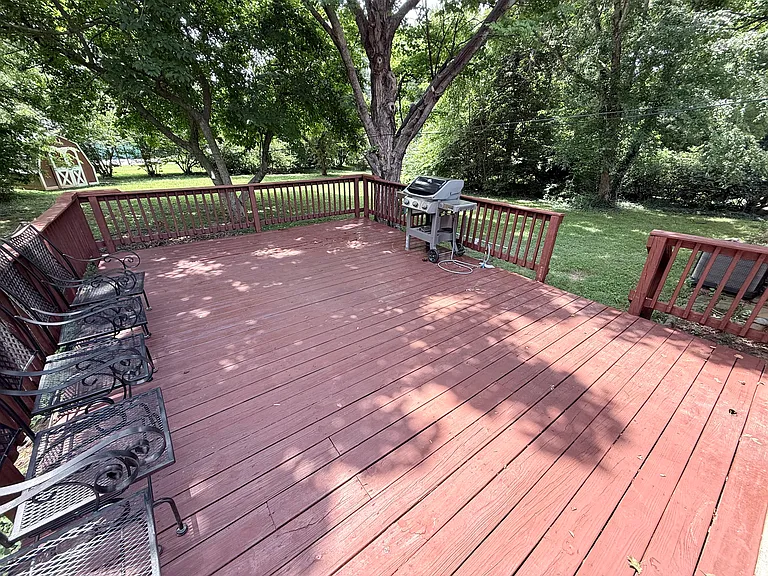 8504 Charing Cross Rd — Photo 17