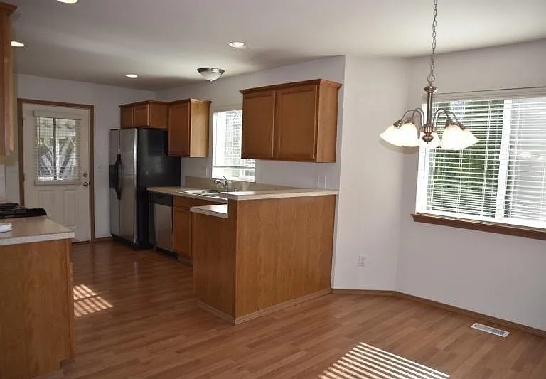 Kitchen/ dining area