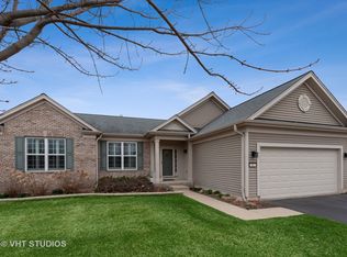 815 Rambling Brook Cir, Elgin, IL 60124