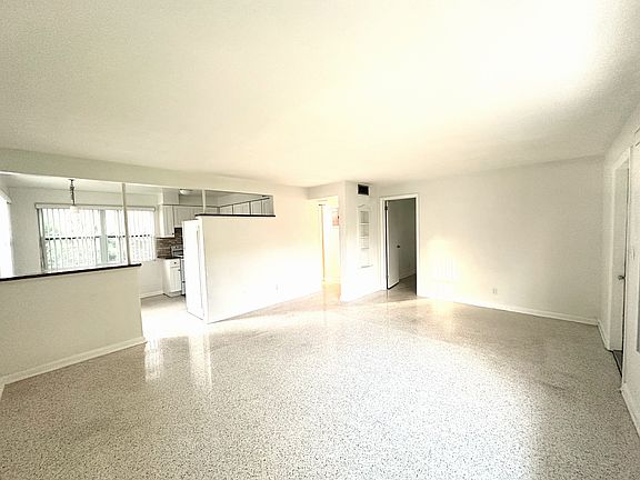 4th image of 666 SE Saint Lucie Blvd APT 1
