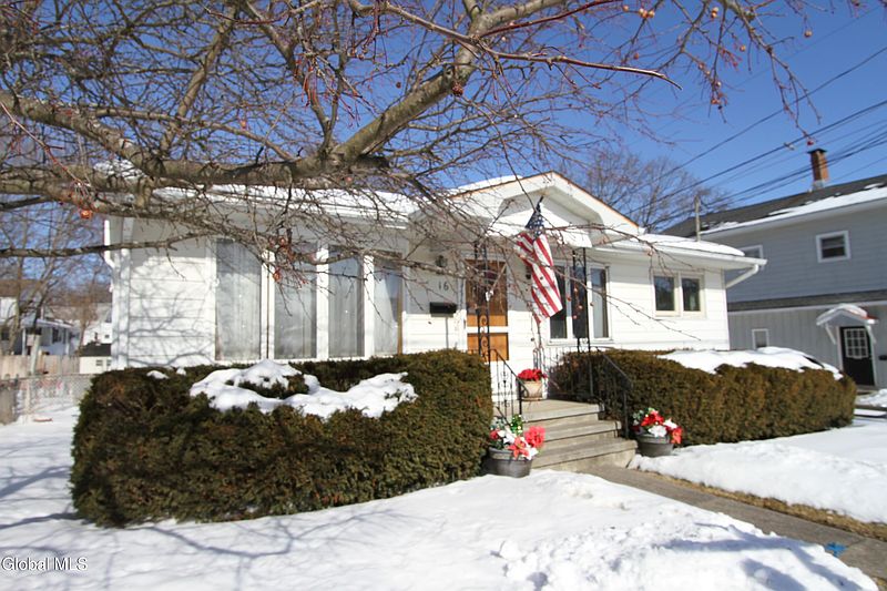 4th image of 16 Burgoyne Street