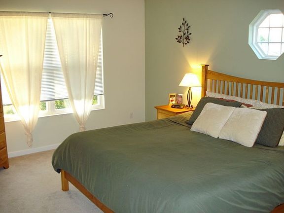 5th image of 50 Hollister Ct