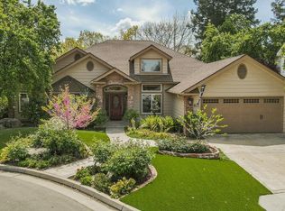 825 E Country View Cir, Fresno, CA