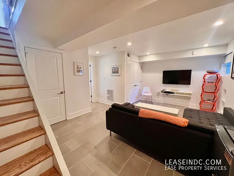 624 Lamont St NW — Photo 21