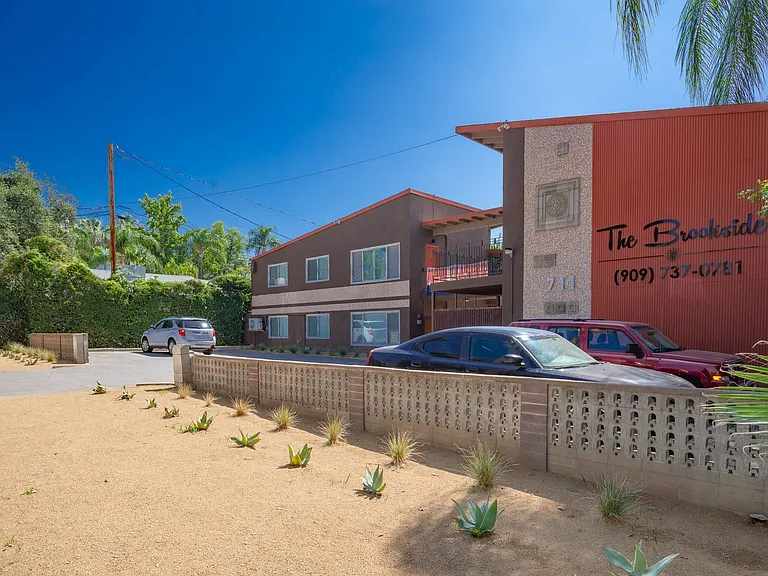 Brookside Apartments — Photo 22