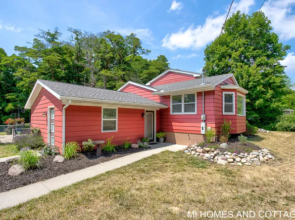 4080 64th St, Holland, MI 49423