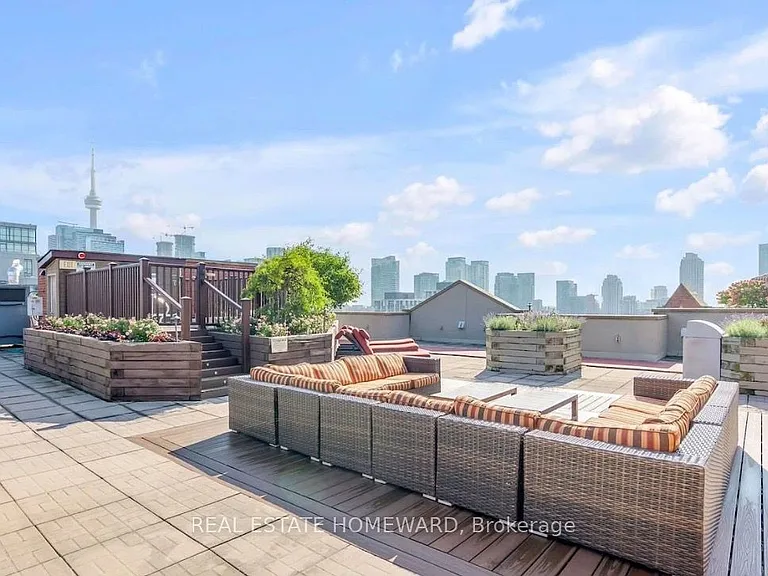 801 King St W #827 — Photo 10