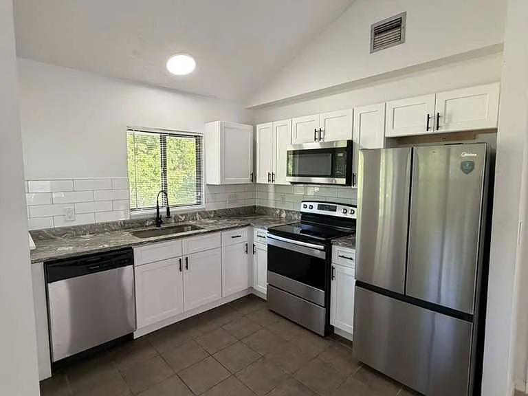 431 Geneva Dr #2001 — Photo 5