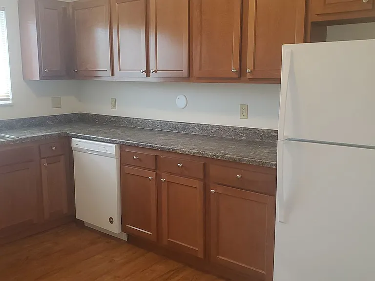 Yorktowne Apartments — Photo 24