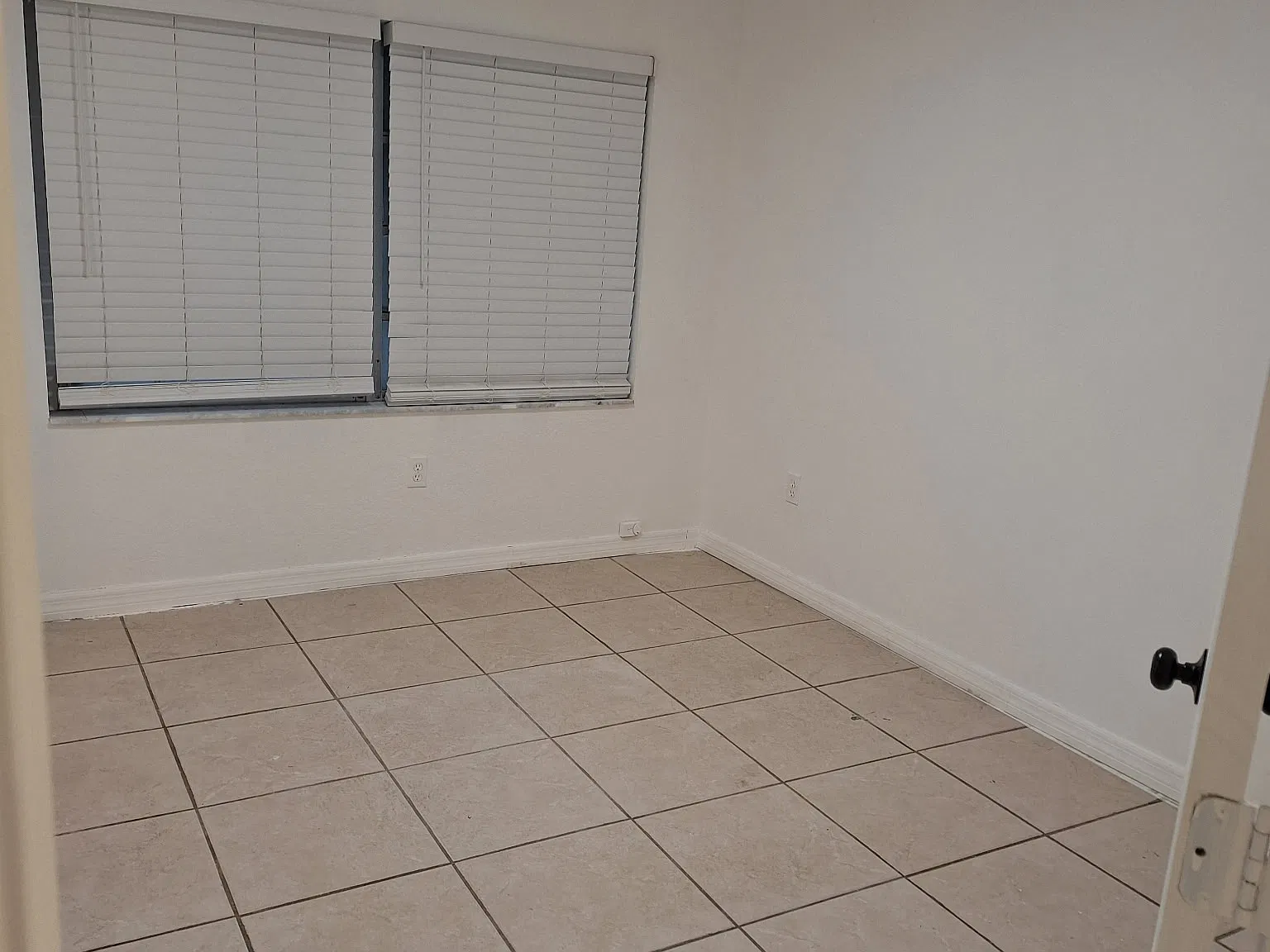 2 bed, 800 sqft, $2,000 — Photo 2