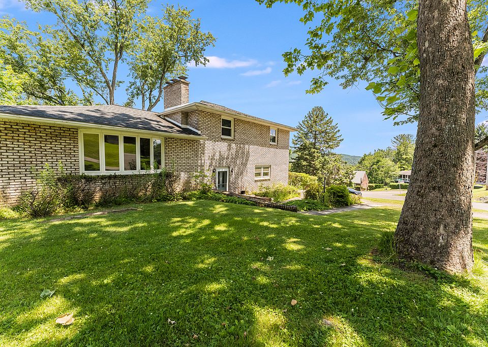 1st image of 82 Terrace Dr