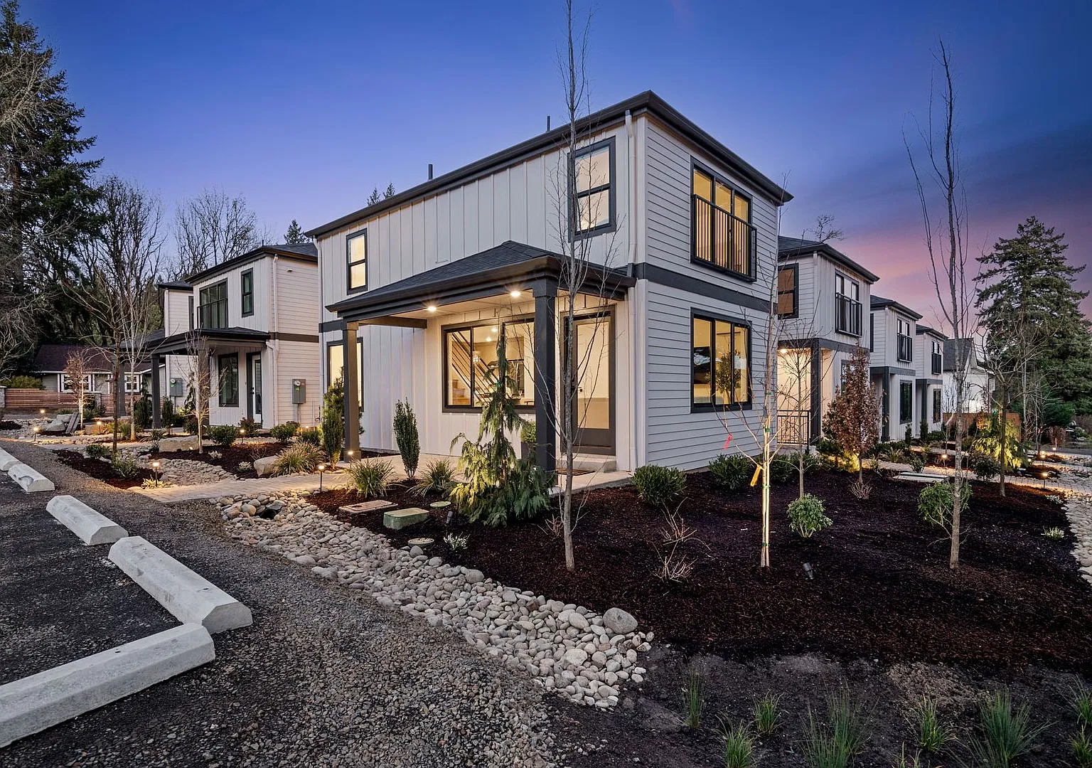 Modern Living in the Heart of Lake Oswego!! Stunning New 3BR 2.5BA — Photo 2