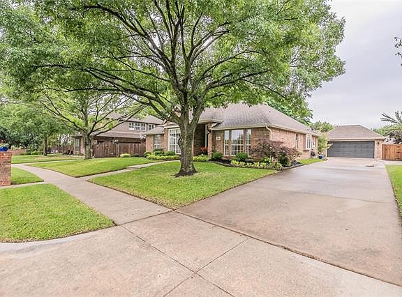 2nd image of 8405 Parkdale Dr