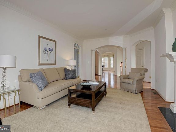4th image of 10100 Baldwin Ct