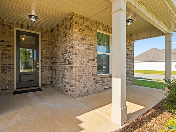 5th image of 3021 Henry Rd