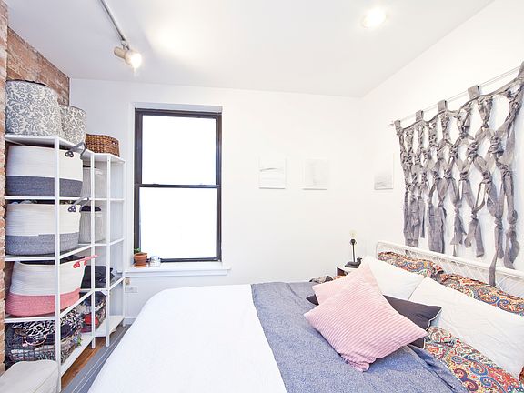 4th image of 52 E 7th St #9