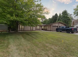2915 Trudy Ln, Lansing, MI 48910