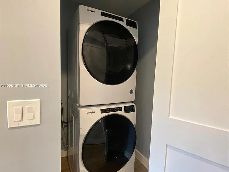 234 Avalon Ave — Photo 16