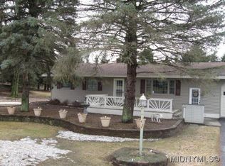 9800 Roberts Rd, Sauquoit, NY 13456