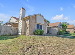 2440 Sunflower Dr, Arlington, TX 76014