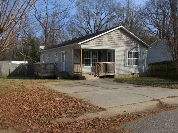 827 E 9th St, Newton, NC 28658