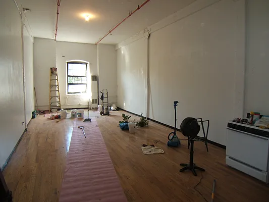 Rented by Joel Weisz, LREB | media 39