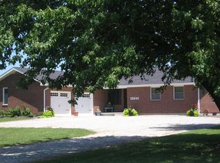 16640 Linwood Lawn Rd, Lexington, MO 64067