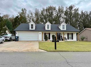 216 Hunters Run Dr, Haskell, AR 72015