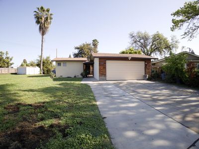 1256 N Forest Place, Farmersville, CA, 93223