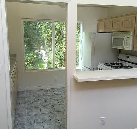 4th image of 22330 Victory Blvd APT 506