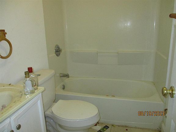 3rd image of 214 Emerling Dr
