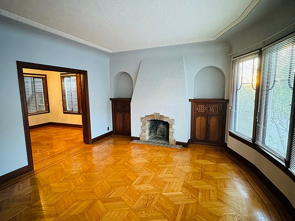 4th image of 469 Chenery St