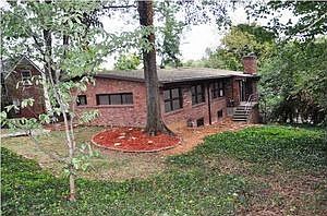 1st image of 2425 Ashwood Dr